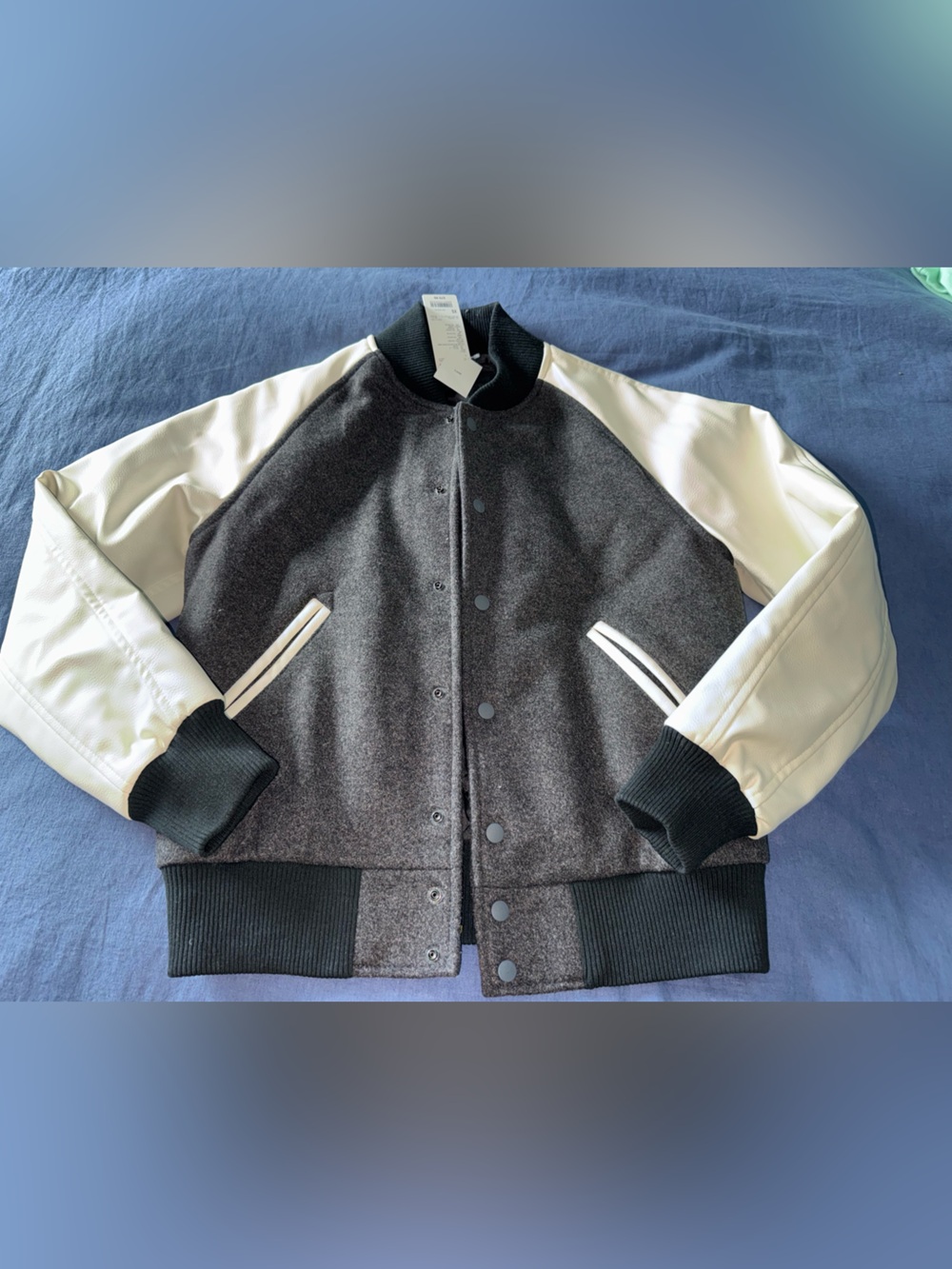 NWT UNISEX/MEN’S AUTHENTIC UNIQLO VARSITY BOMBER JACKET SIZE XSMALL